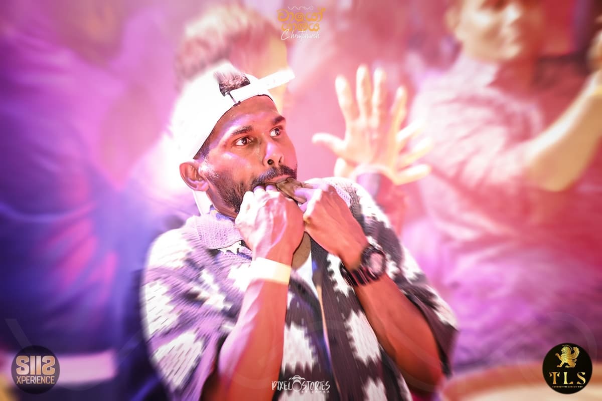 Wayo Yamaya — artist and crowd connection