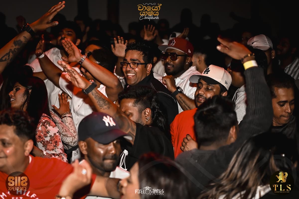 Wayo Yamaya — packed dance floor
